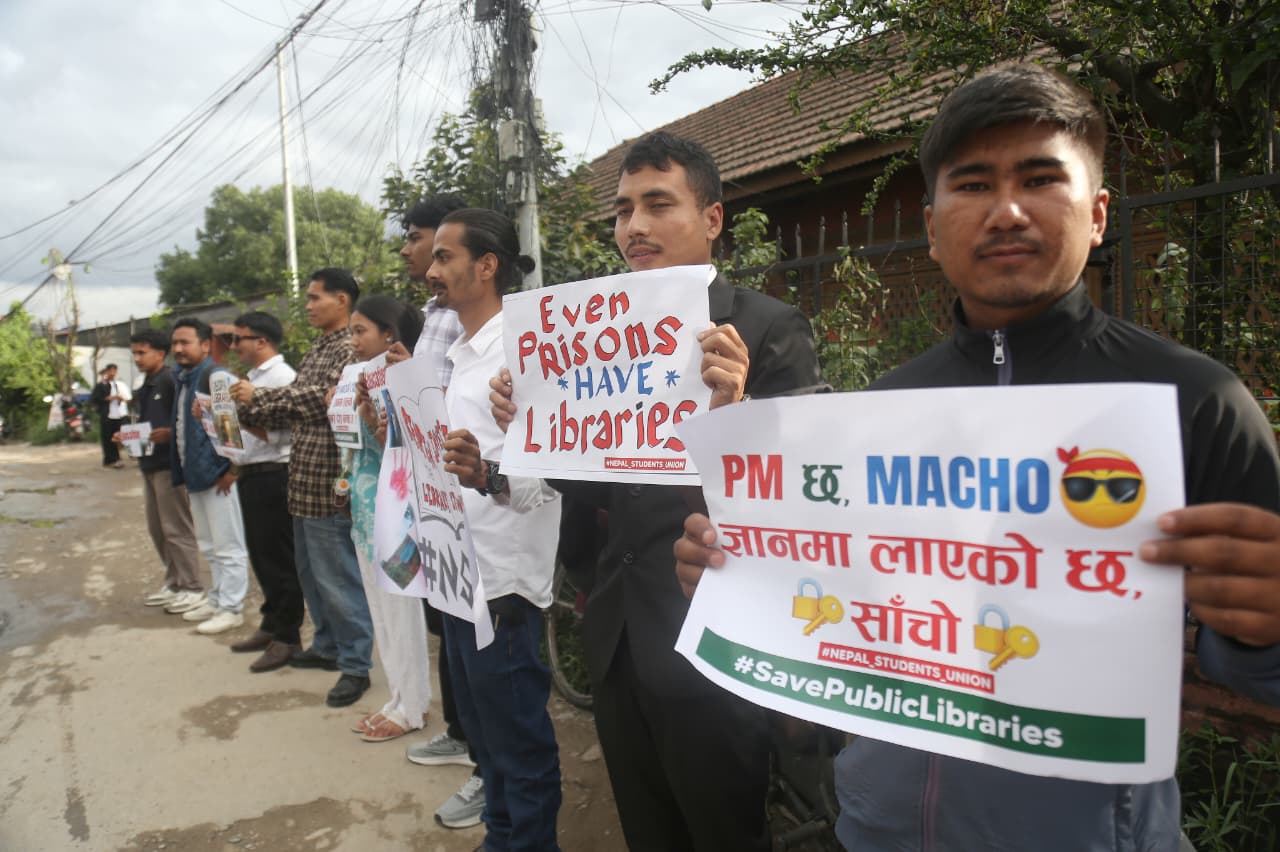 protest-against-public-library-closed (14).jpeg